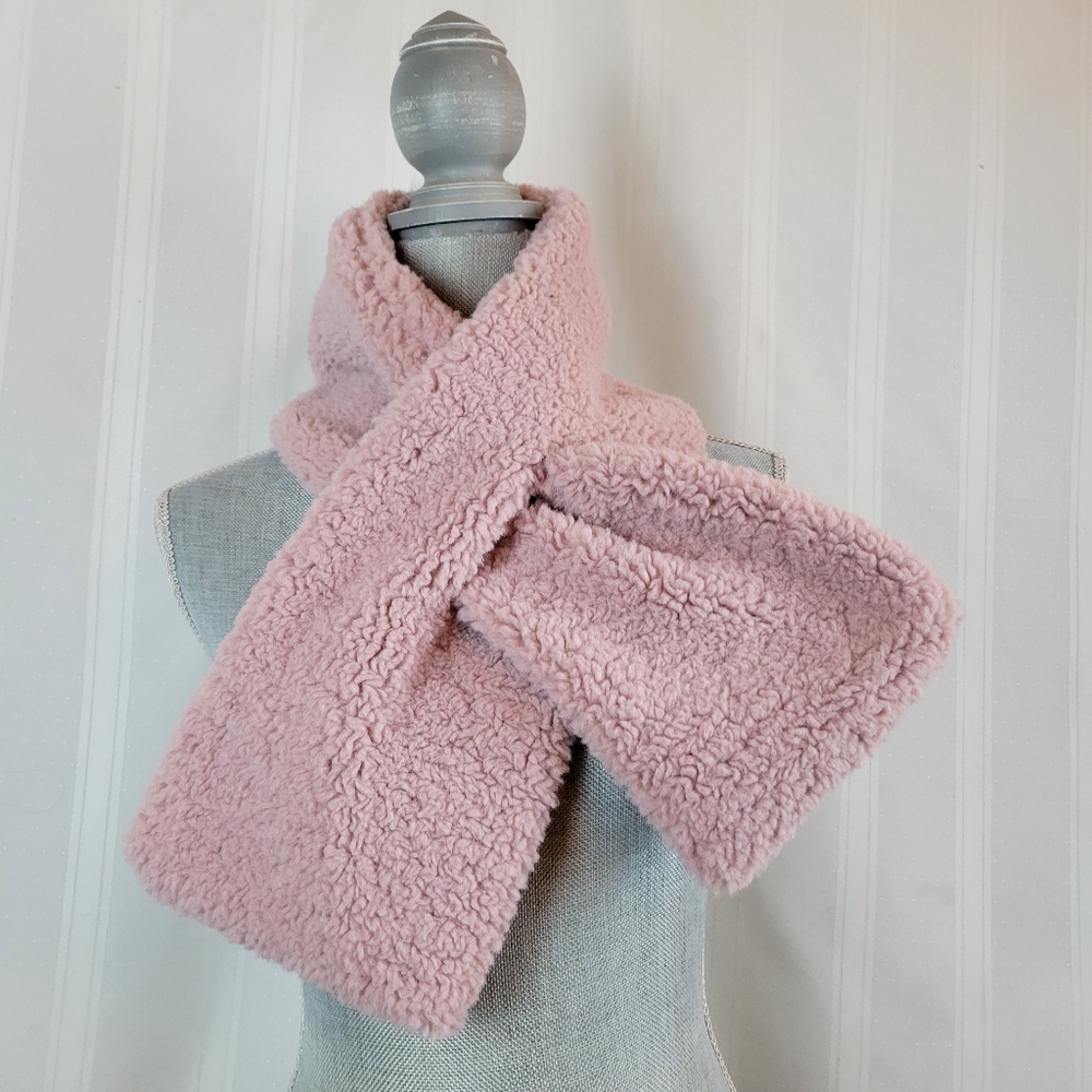 INC International Concepts Faux Fur Muffler Scarf NWT Mauve Pink